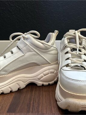 Chunky Platform Lace-Up Sneakers - Cream